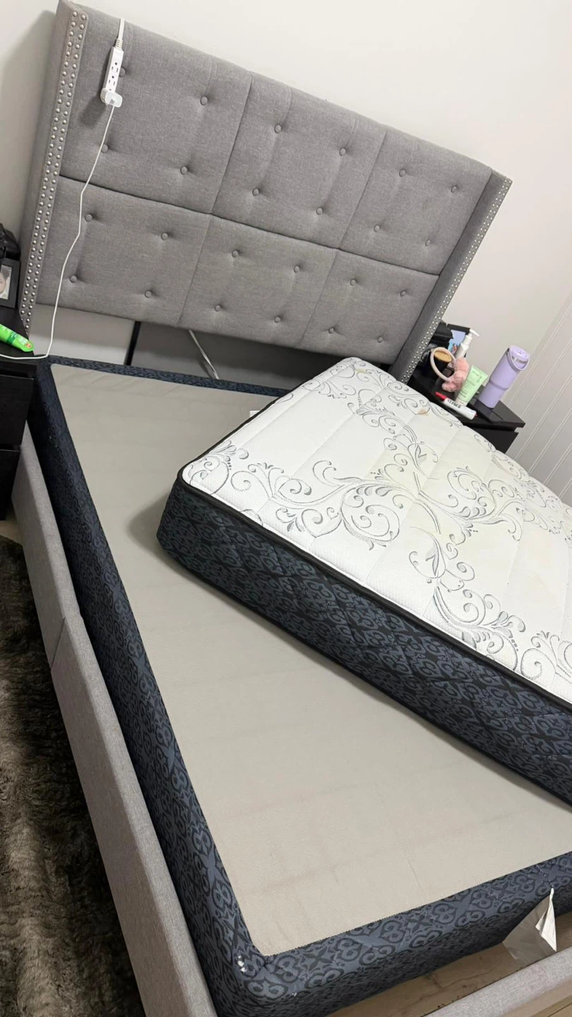 Queen bed with Matress and box spring-Near Metrotown - photo 2