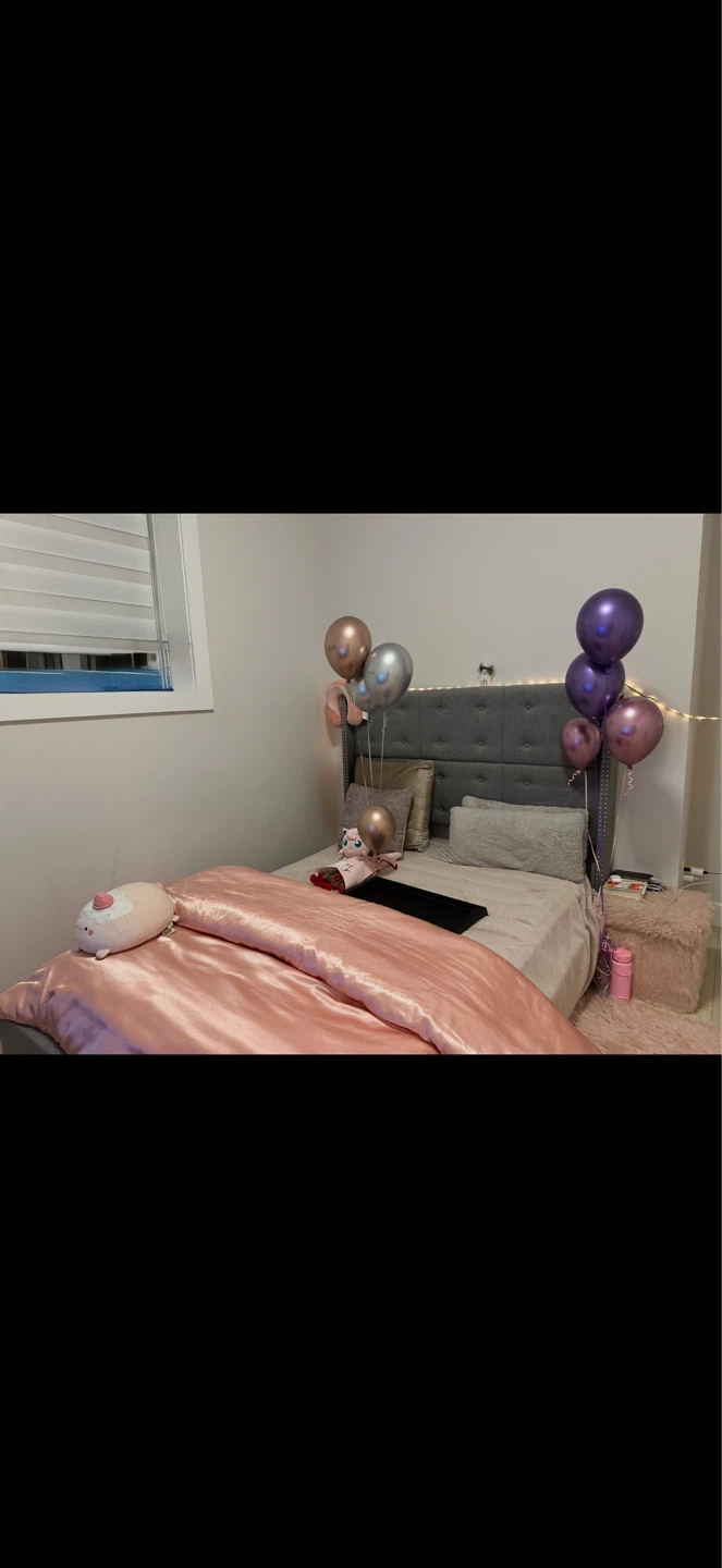Queen bed with Matress and box spring-Near Metrotown - photo 5