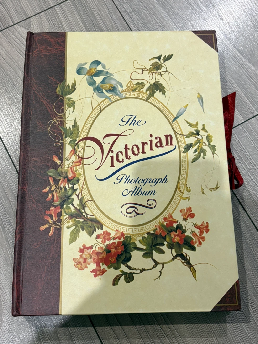 The Victorian Photograph Album ⚽