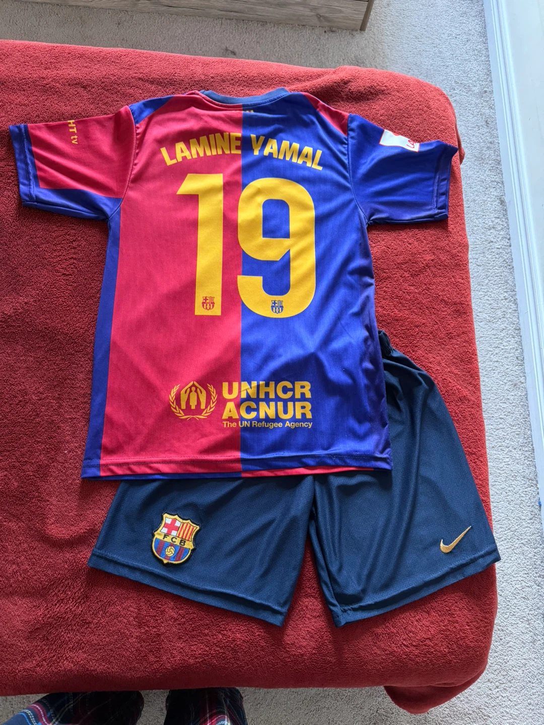 Barcelona FC 2023/24 Home Kit Lamine Yamal 19 Youth Size M