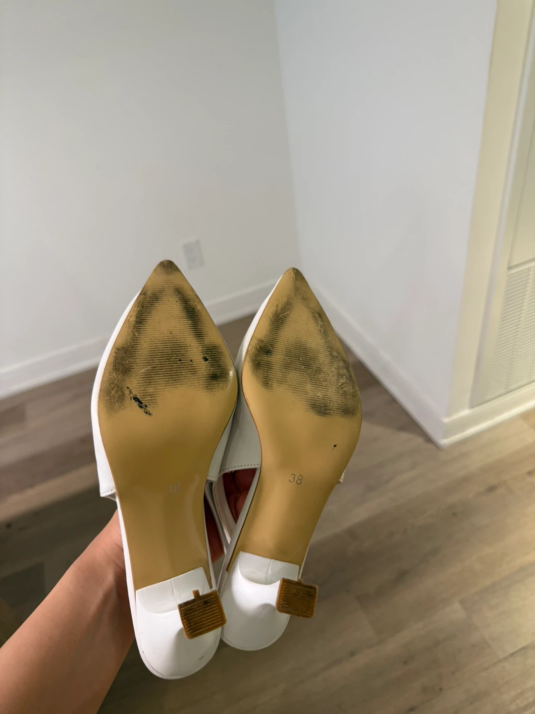 White slingback heels - photo 5