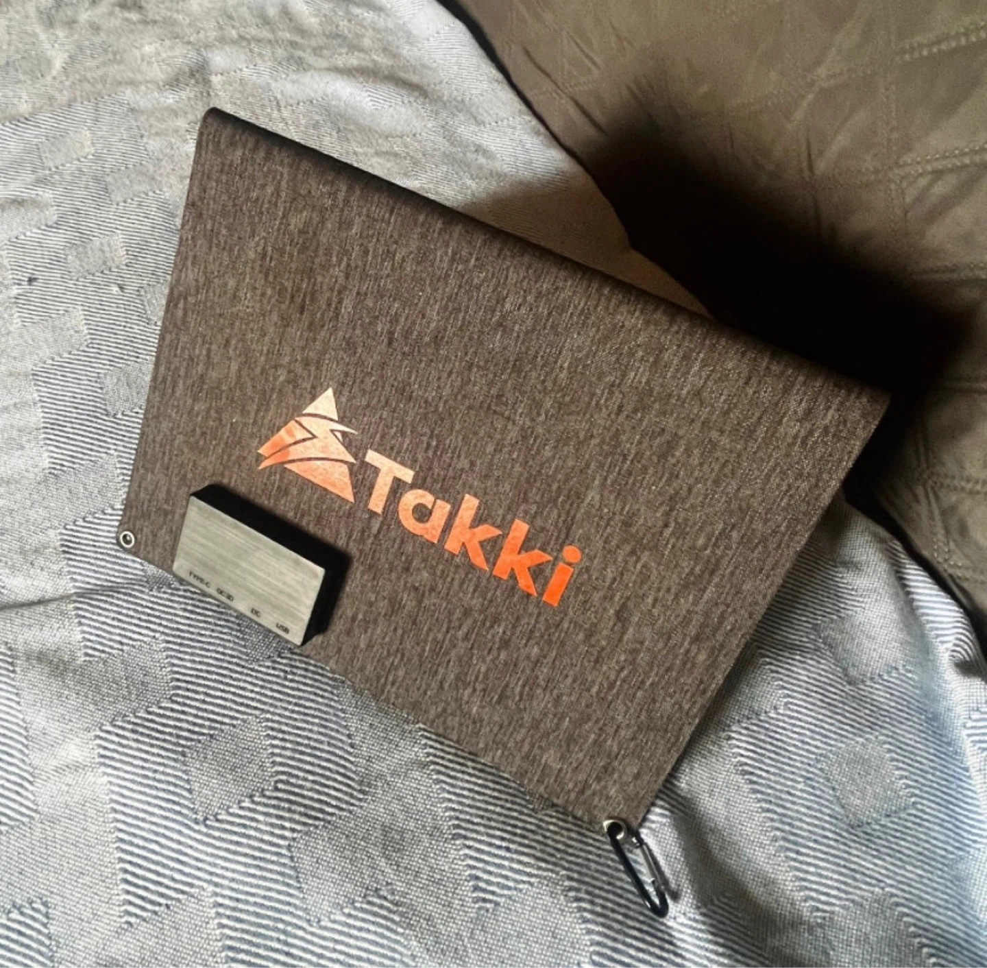 Takki Portable Solar Charger