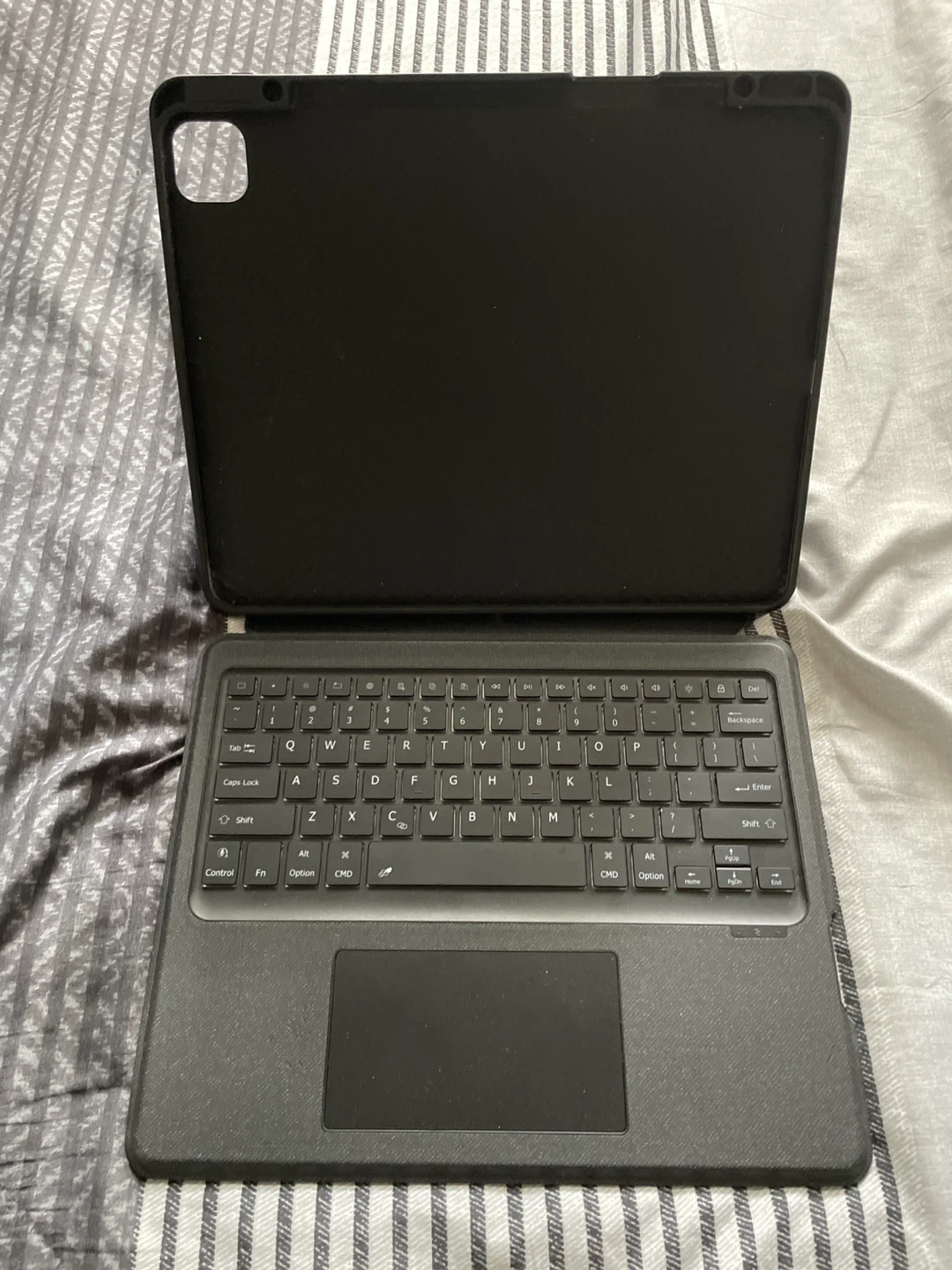 iPad Air M3 13” inch Keyboard Case with Trackpad