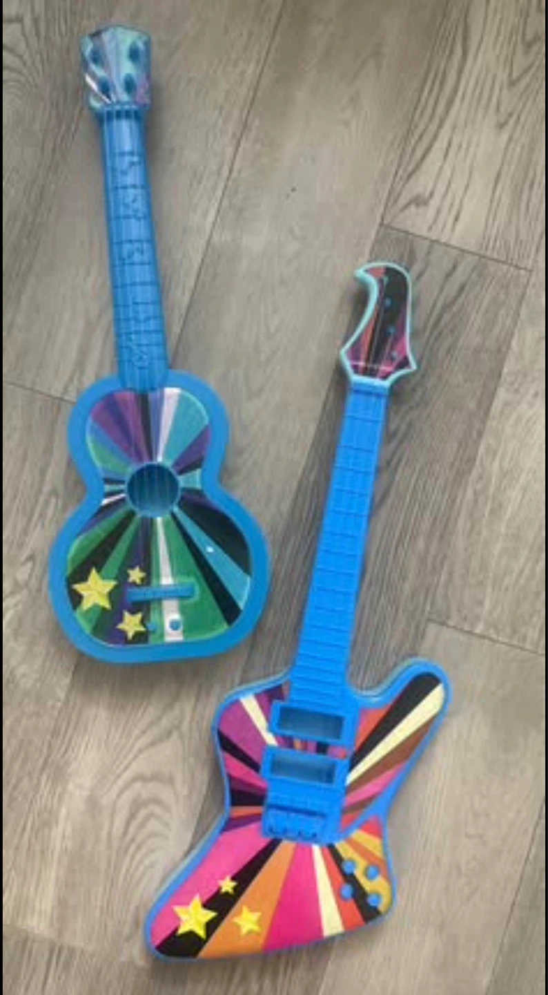 ⚽️ Toy Guitars
