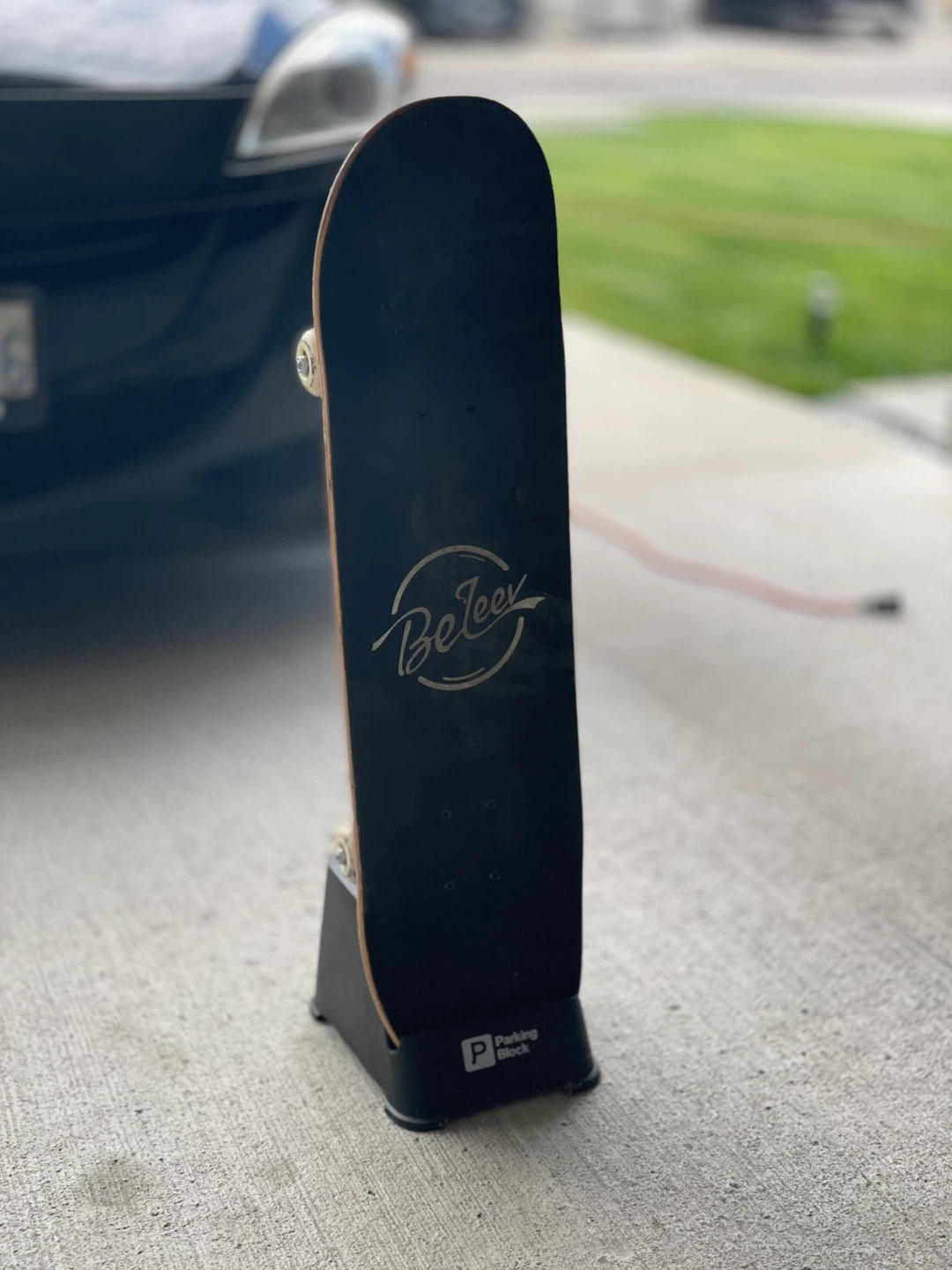 ⚽️ Beeleev 31”x8” Skate Board w/ Skull Graphics & Parking Block - photo 2