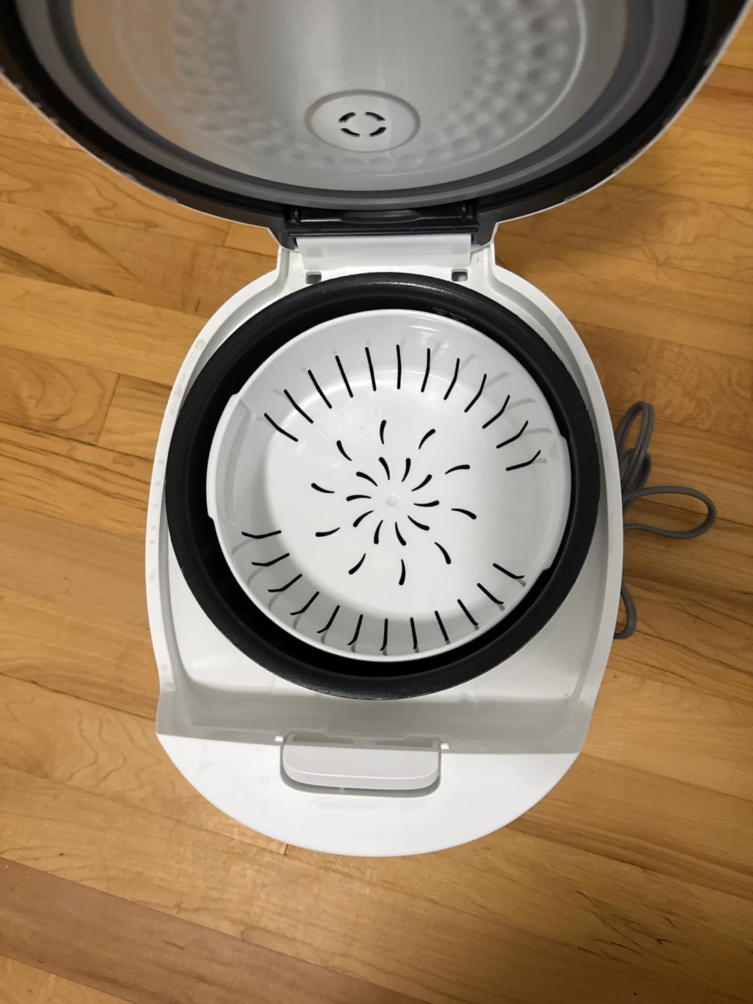 Cuckoo Rice Cooker - photo 3