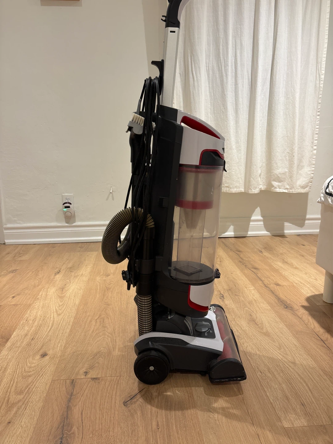 Hoover PowerDrive Swivel XL Vacuum - photo 3