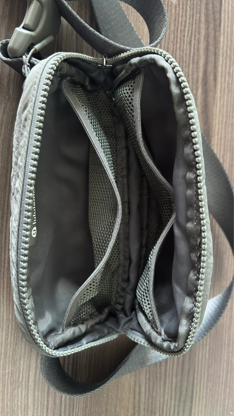 Lululemon Everywhere Belt Bag 1L - photo 3