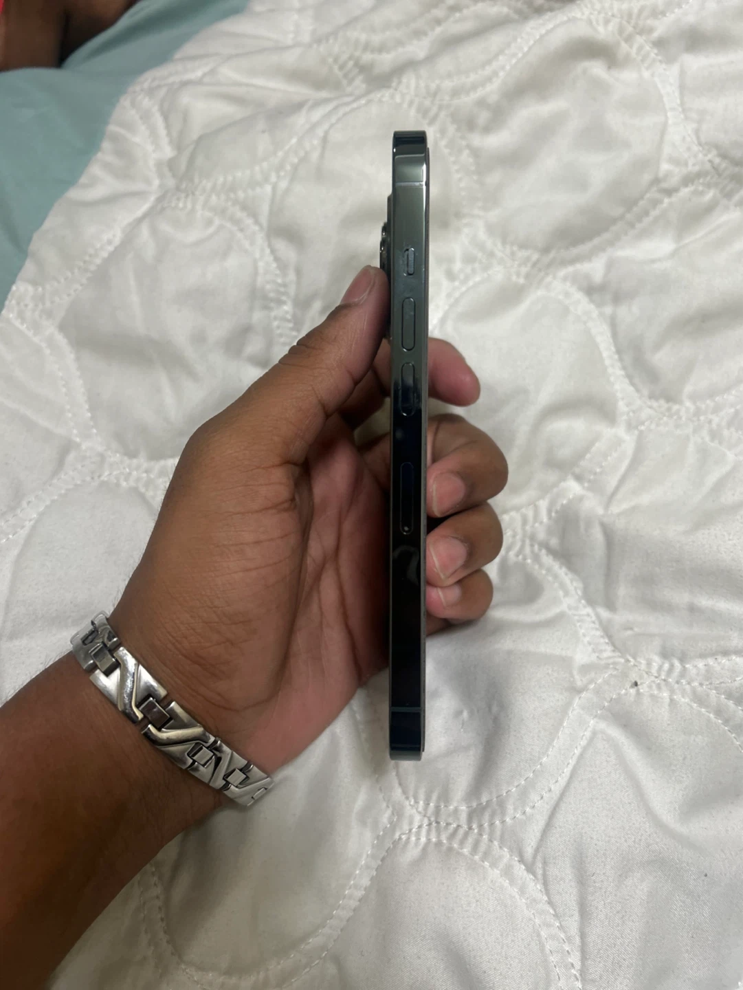 Apple iPhone 13 Pro - photo 3