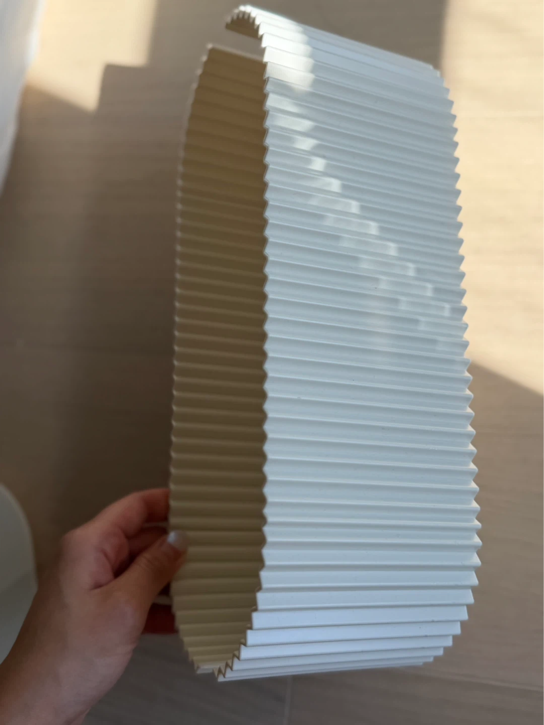 Wavy White Cable Management Box - photo 4