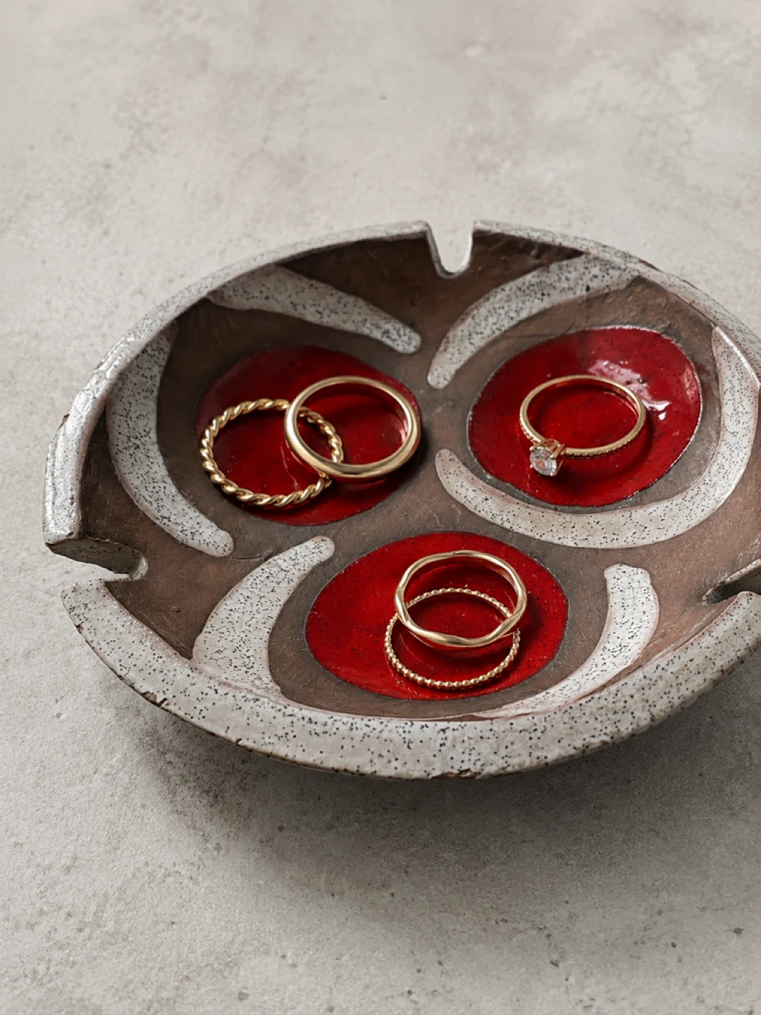 Handmade Ceramic Wall Plate with Red Accents - Marilla Canada - photo 2