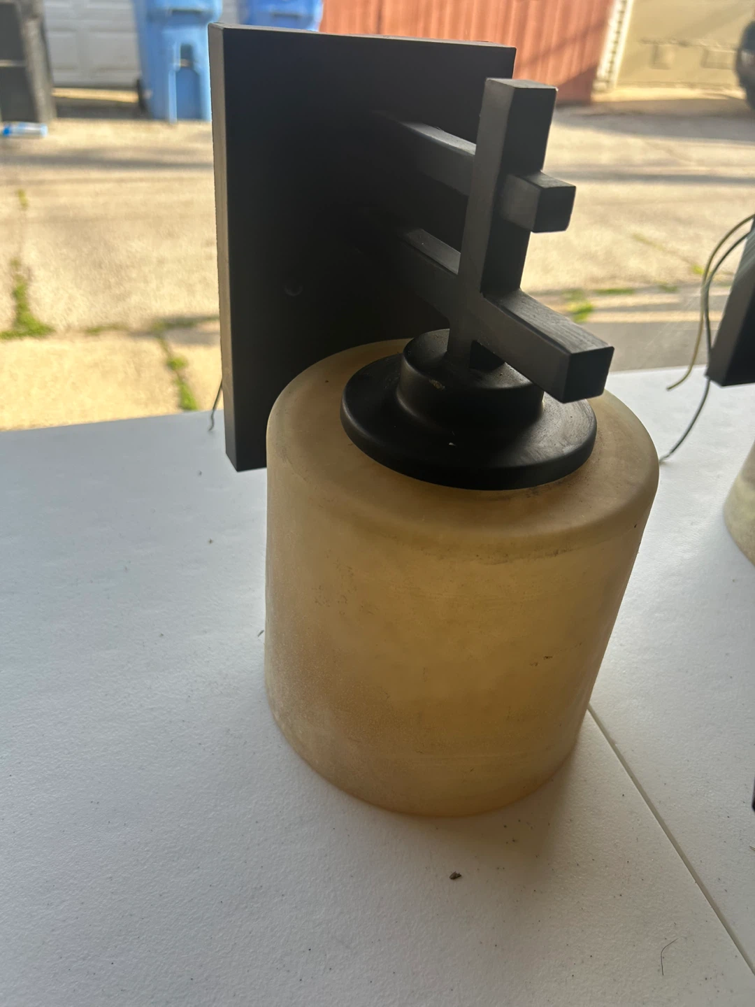 Lot of 2 Vintage Style Wall Sconces with Amber Glass Shades - photo 3