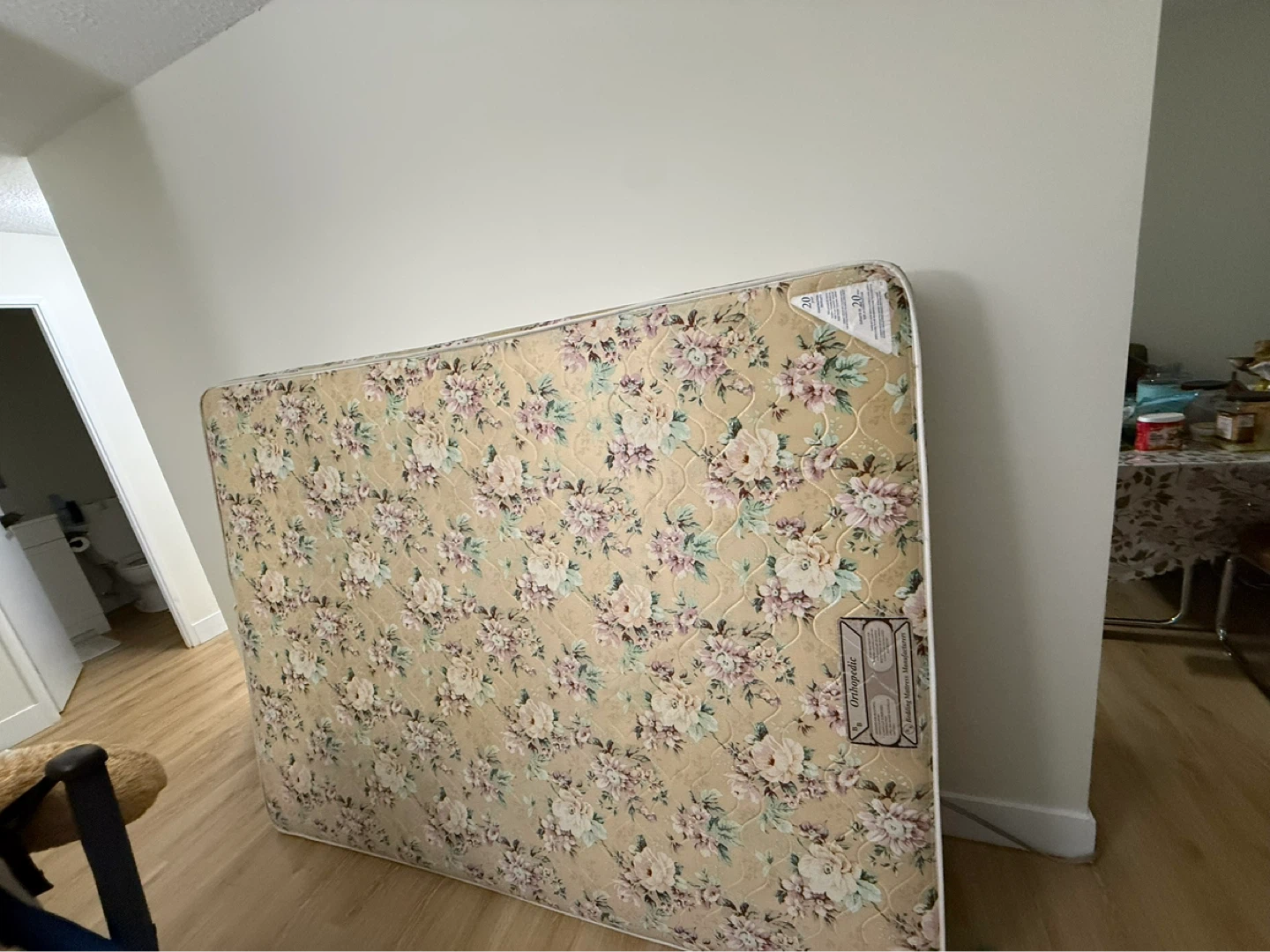 Queen size 14 inch spring mattress - photo 5