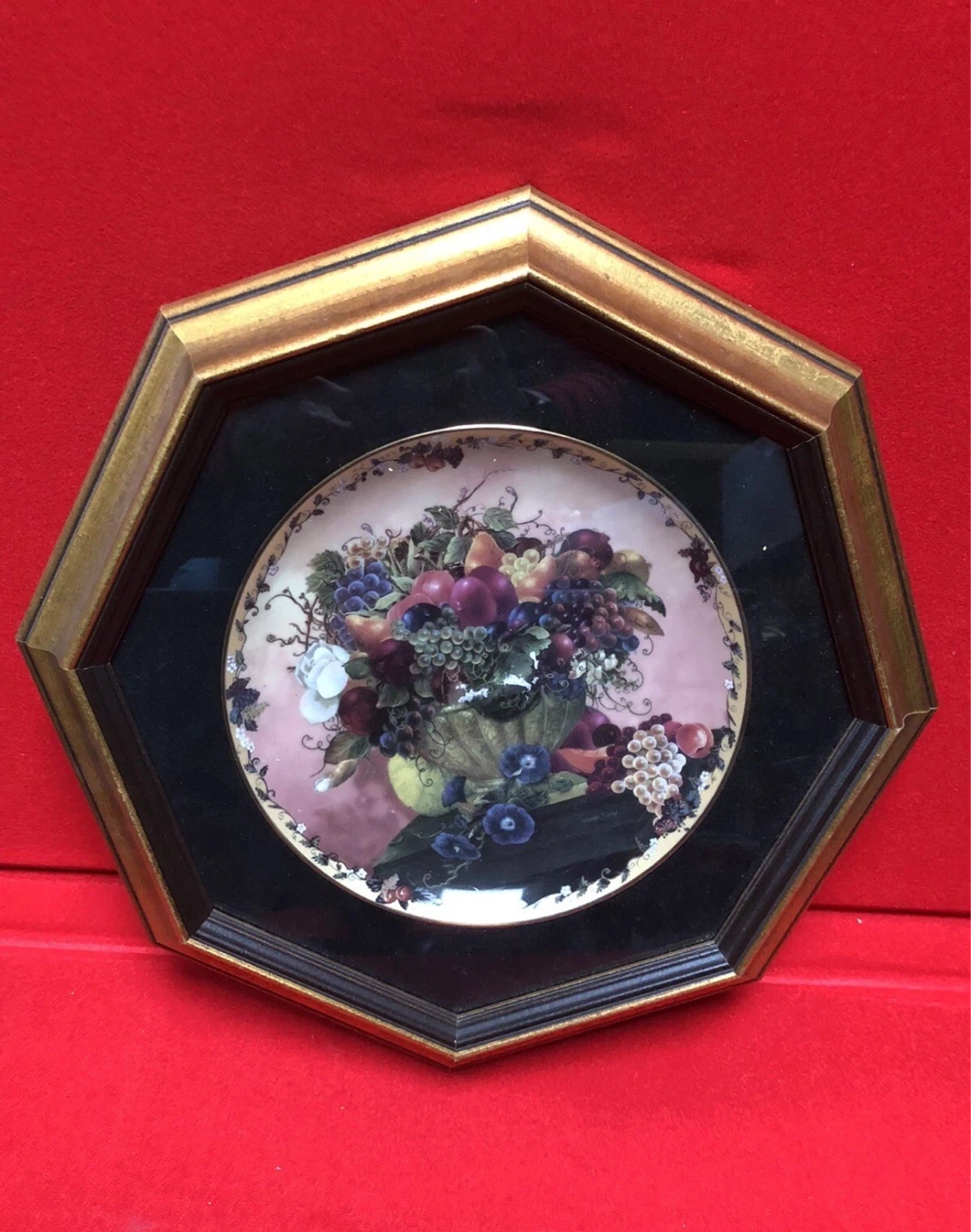 ⚽ The Bradford Exchange "Reflected Riches" Decorative Plate