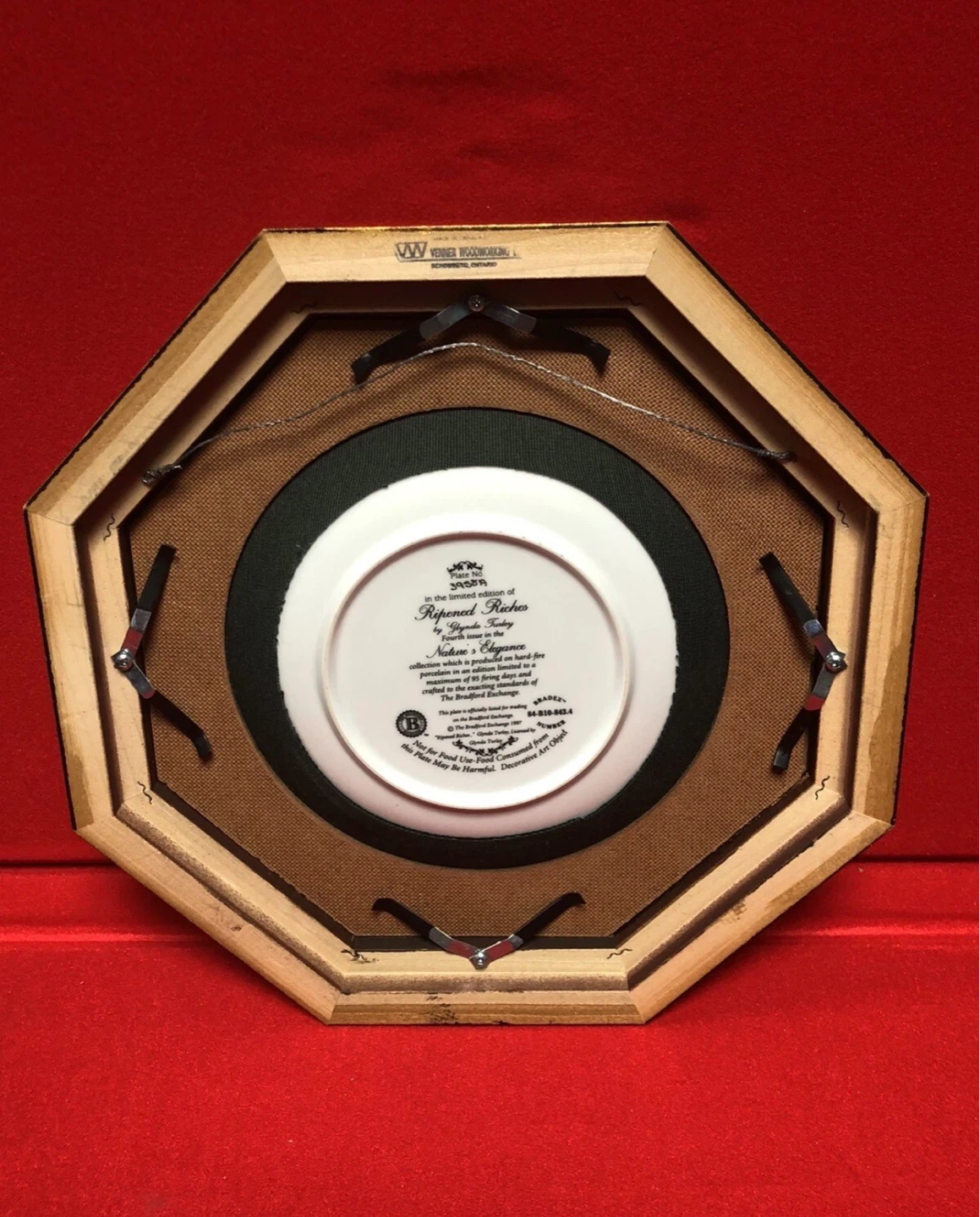 ⚽ The Bradford Exchange "Reflected Riches" Decorative Plate - photo 2