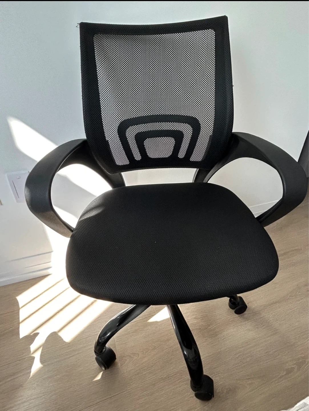 Set of Desk & Black Mesh Office Chair - photo 5