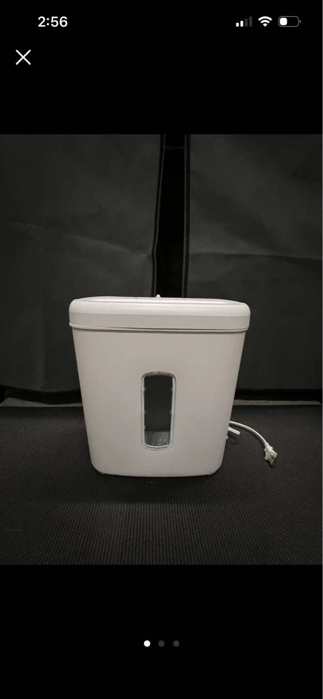 Amazon Basics Paper Shredder