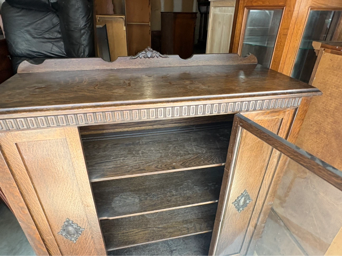 Free delivery Antique Oak Cabinet with Glass Door - photo 4