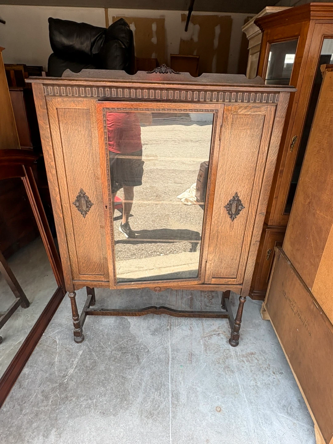 Free delivery Antique Oak Cabinet with Glass Door - photo 3
