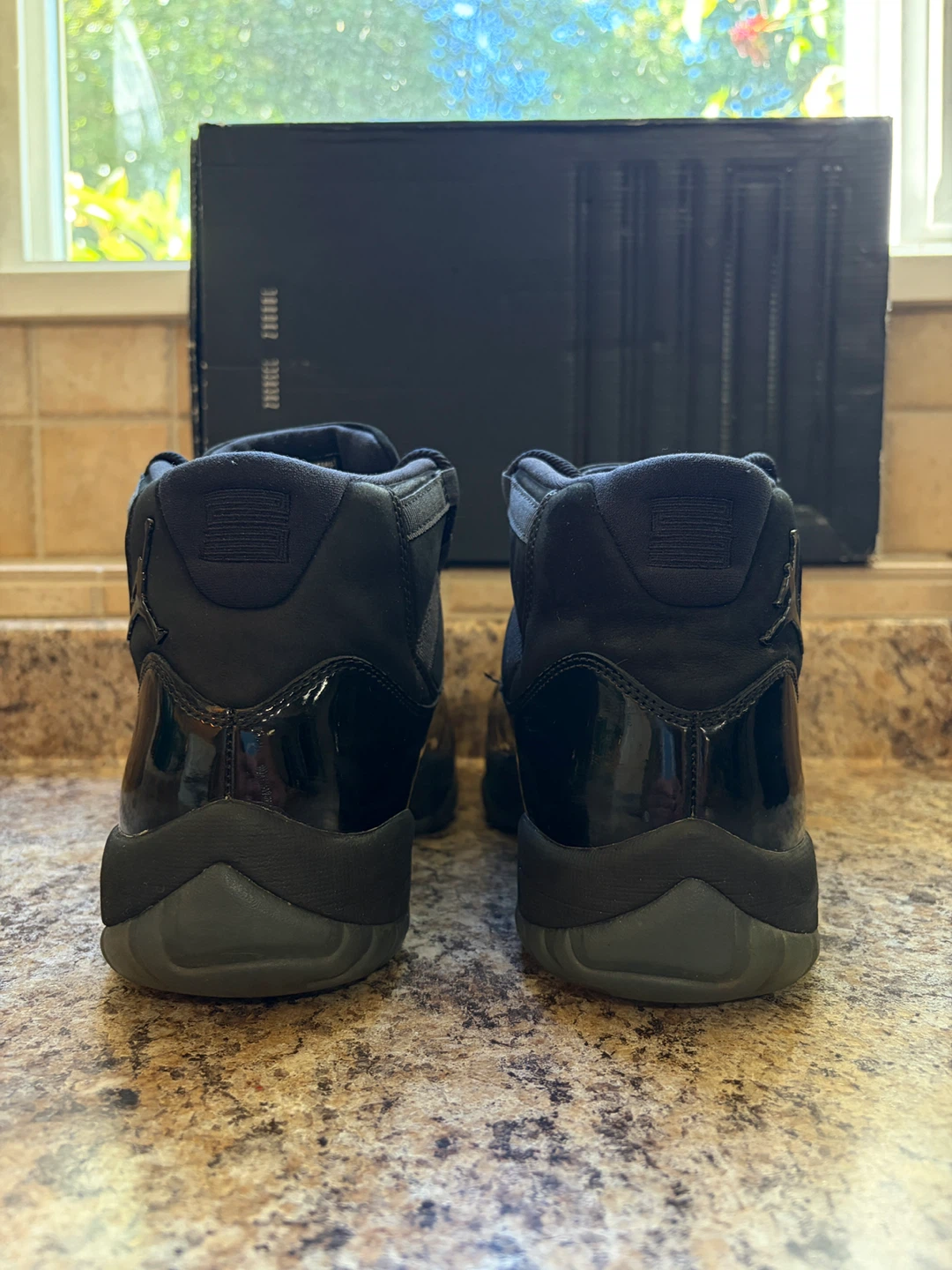 Air Jordan 11 "Blackout" Size 11 - photo 2