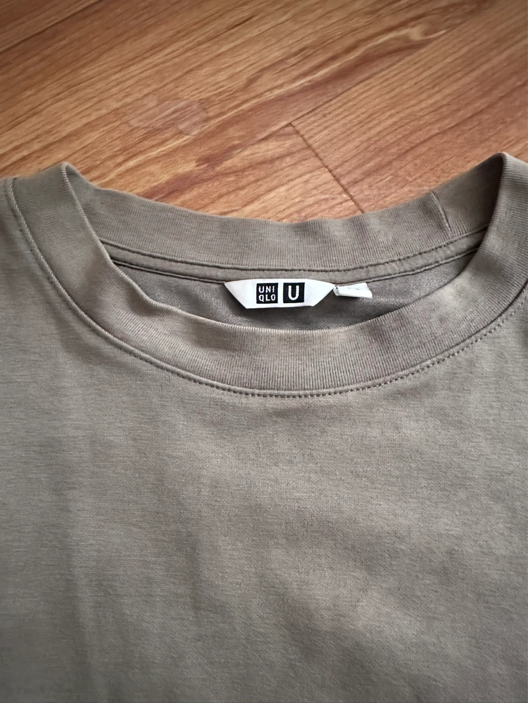 Uniqlo U T-Shirts Bundle - photo 2