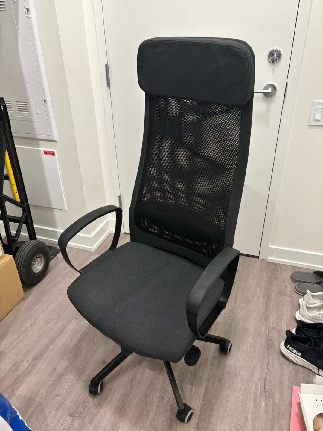 🚚 Moving sale 🚚 - IKEA Markus Office Chair - Dark Grey - photo 2