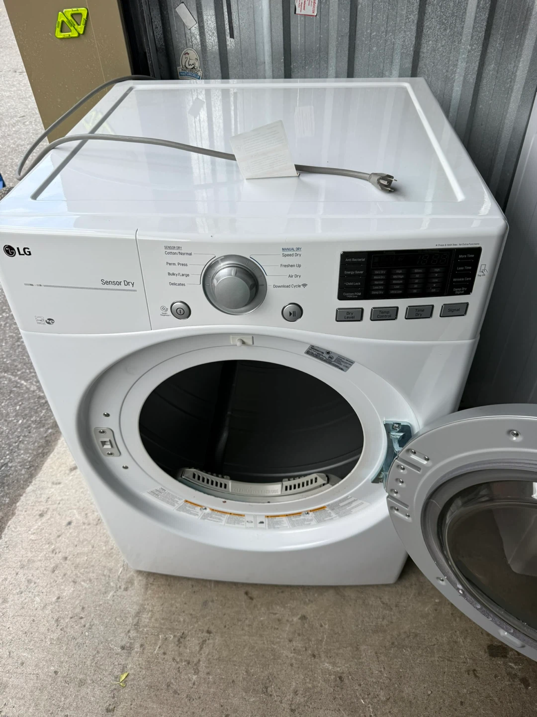 LG Washer and Gas Dryer Set - photo 3