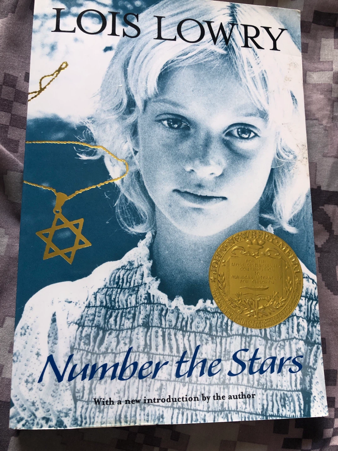 ⚽️ Number the Stars by Lois Lowry Book