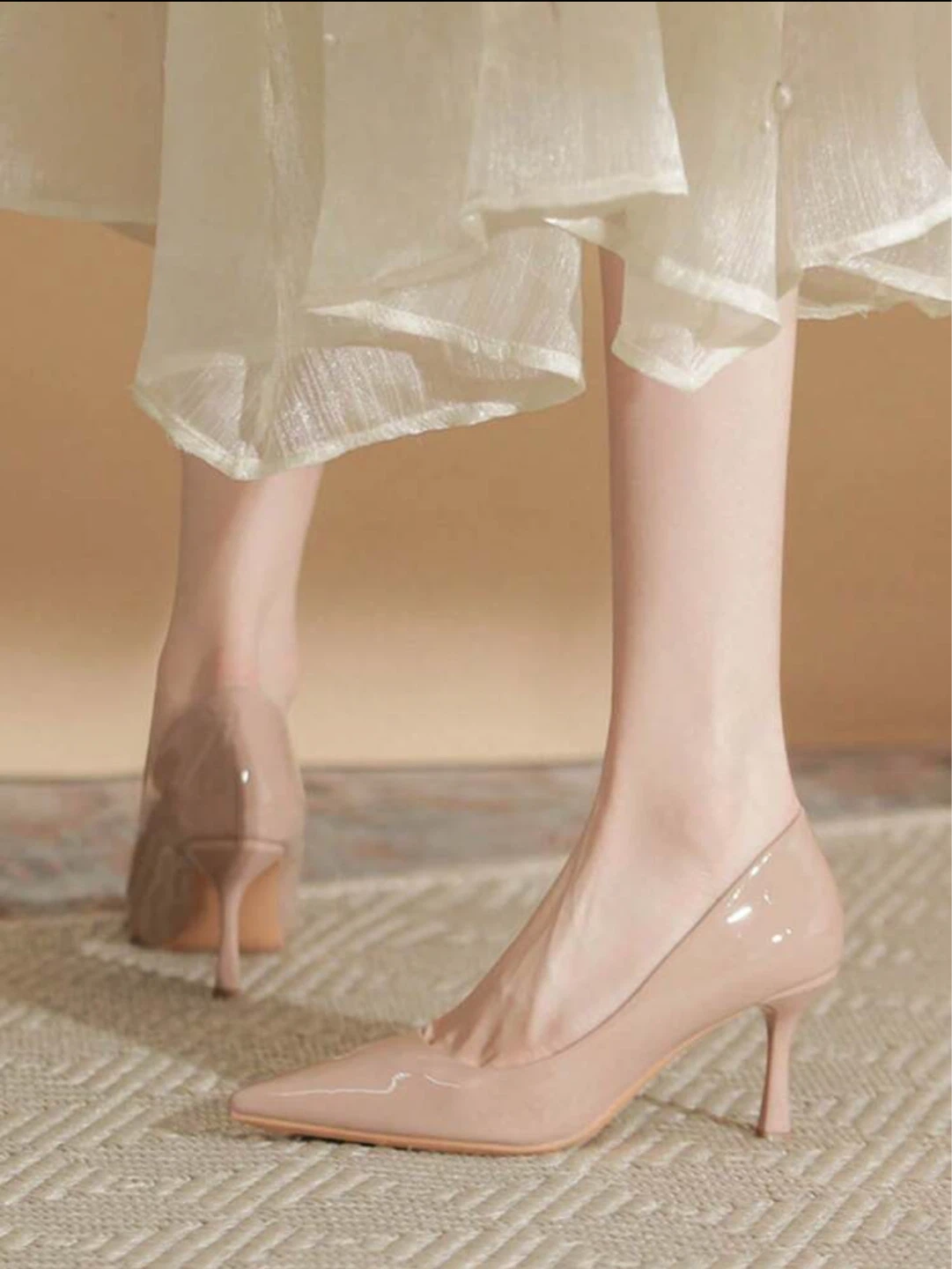 Women's Nude Patent Leather Pointed Toe Heels