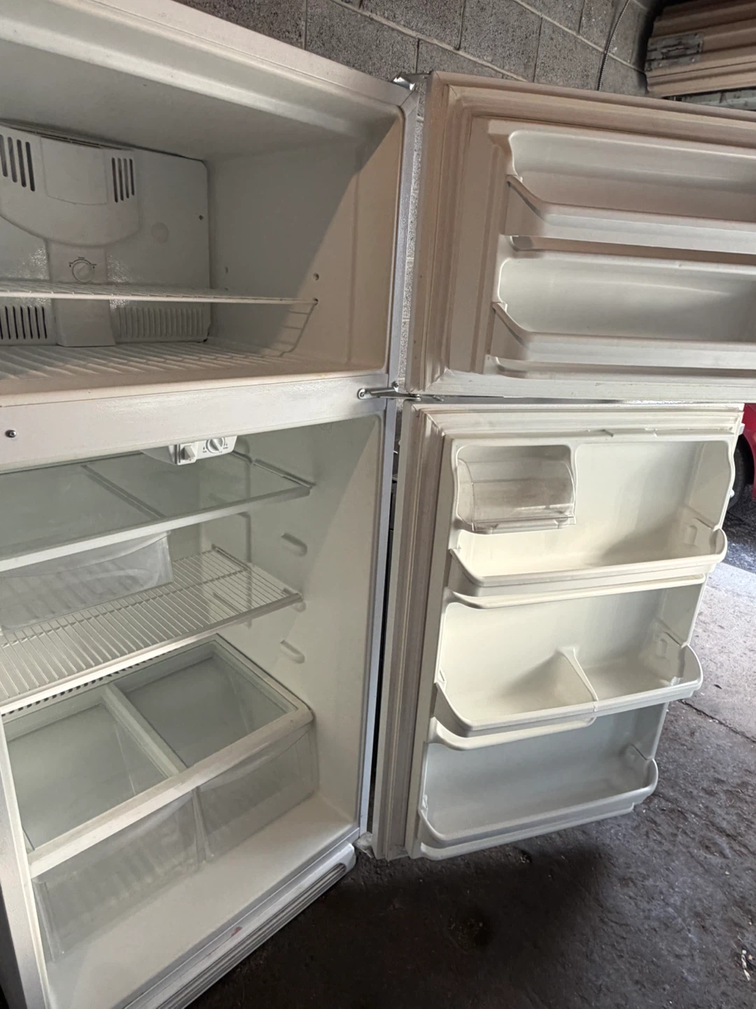 White Kenmore Top-Freezer Refrigerator - photo 3