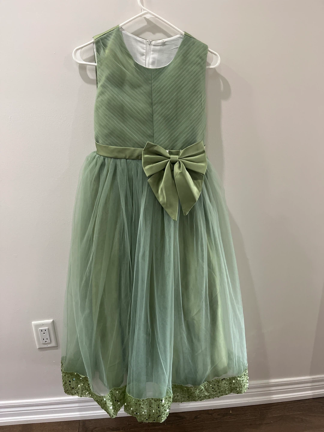 Teen’ elegant dress