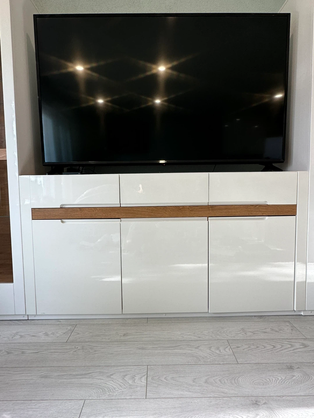 White/natural oak display cabinets and TV stand - photo 4