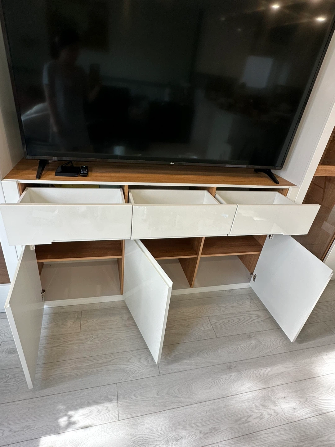 White/natural oak display cabinets and TV stand - photo 5
