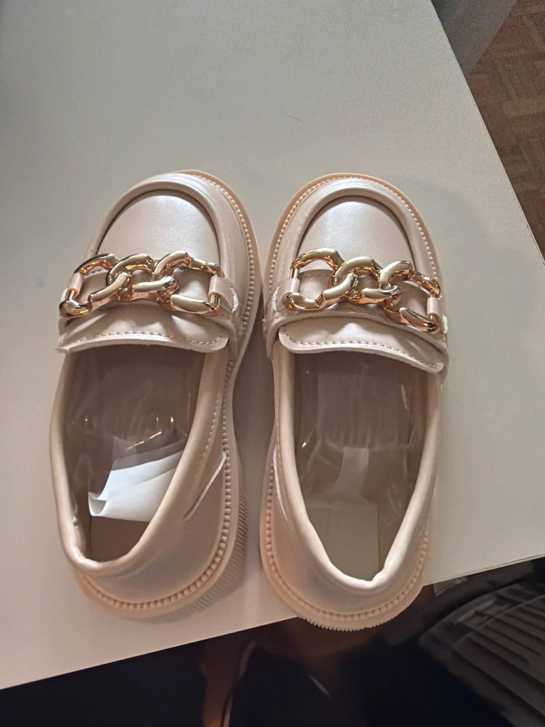 Beige Loafers with Gold Chain Detail for lil girls ⚽️