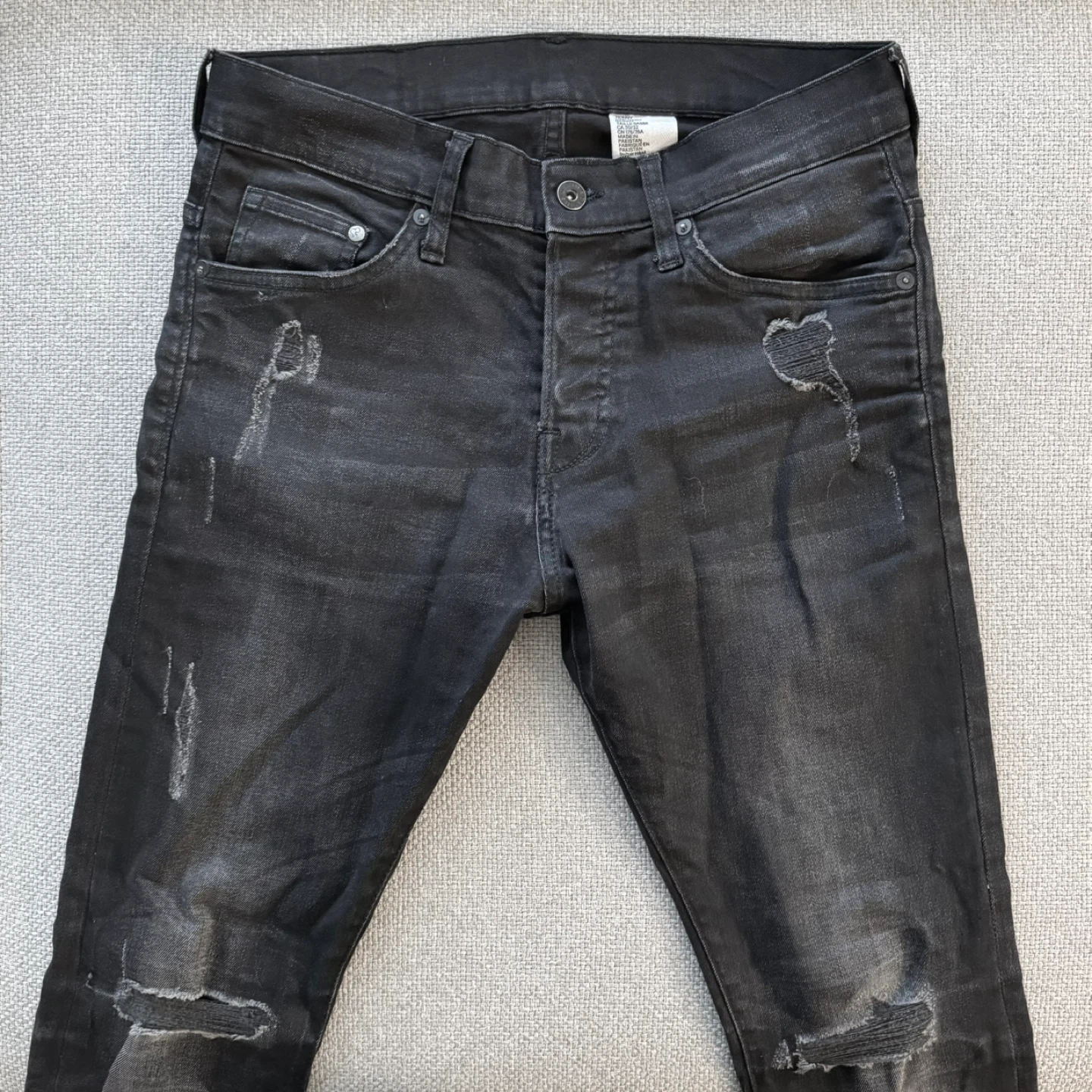 ZARA Distressed Black Denim Jeans - Size 30x32 ⚽️