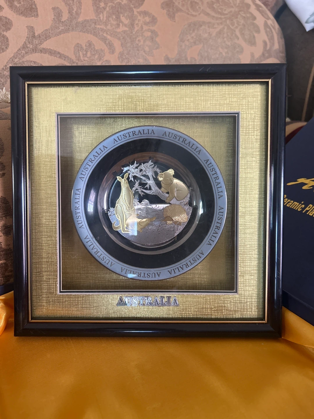 Australia Ceramic Plate With Wooden Frame