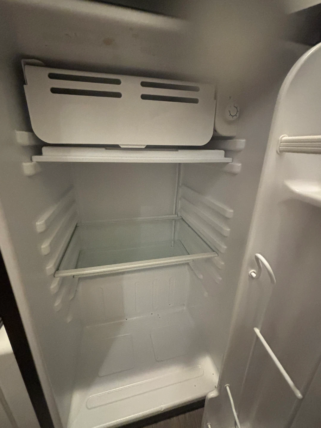 RCA Mini Fridge - photo 4