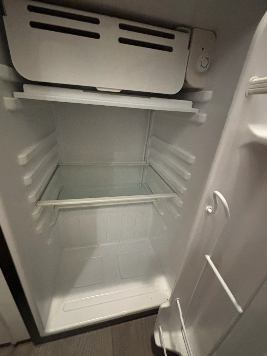 RCA Mini Fridge - photo 3