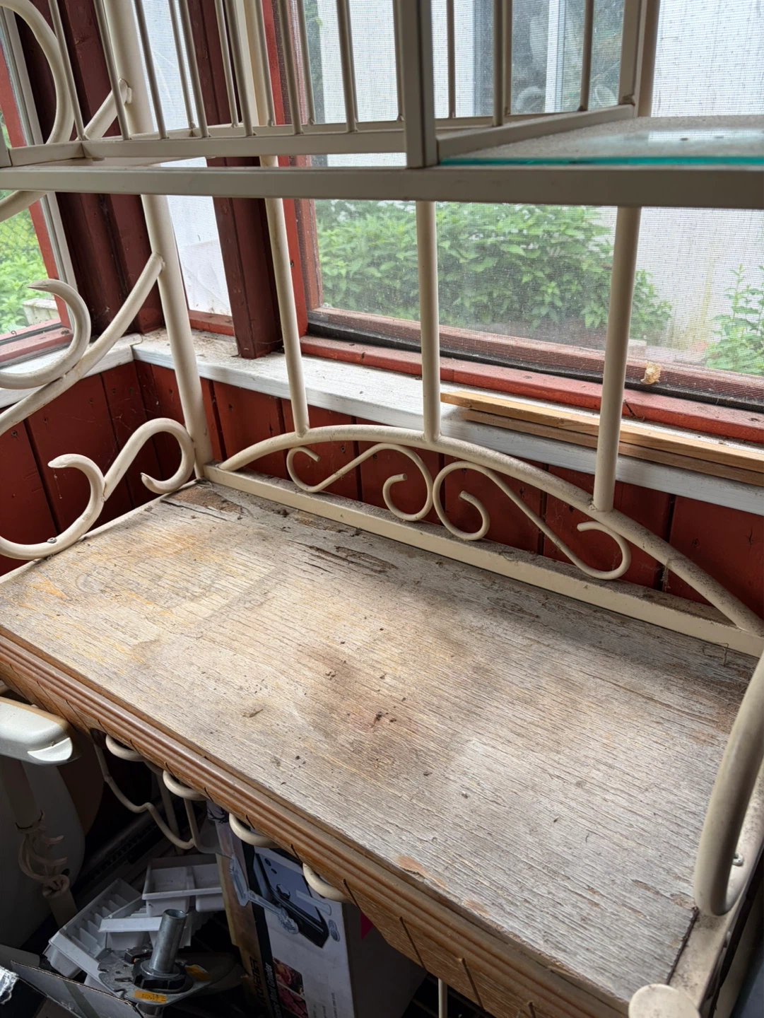 Vintage Ornate Metal and Wood Bakers Rack ⚽️ - photo 2