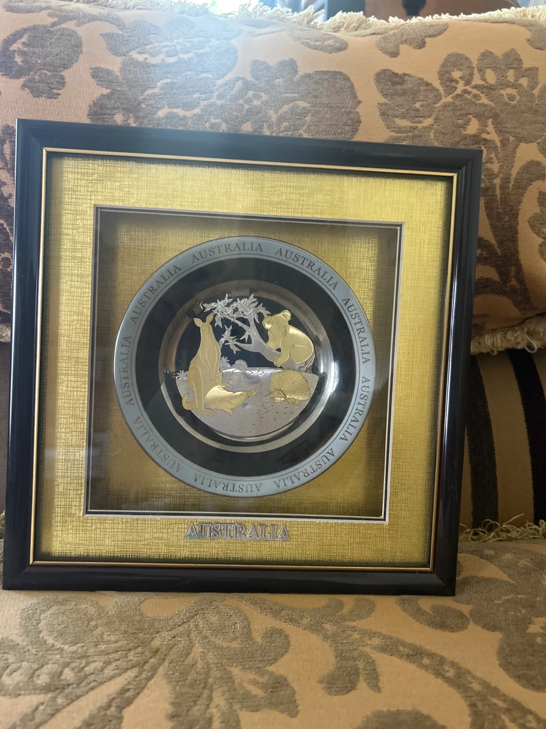 Australia Ceramic Plate with Wooden Frame