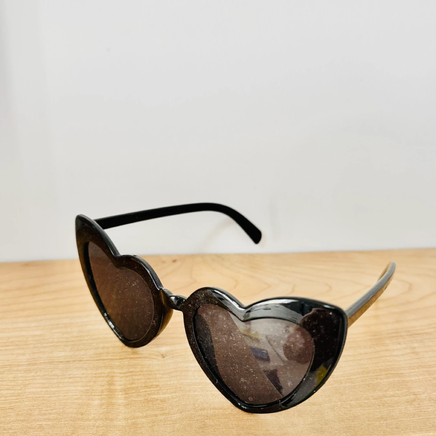 Black Heart-Shaped Sunglasses ⚽️ - photo 2