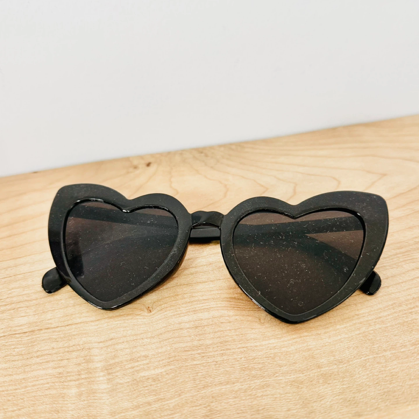 Black Heart-Shaped Sunglasses ⚽️ - photo 3