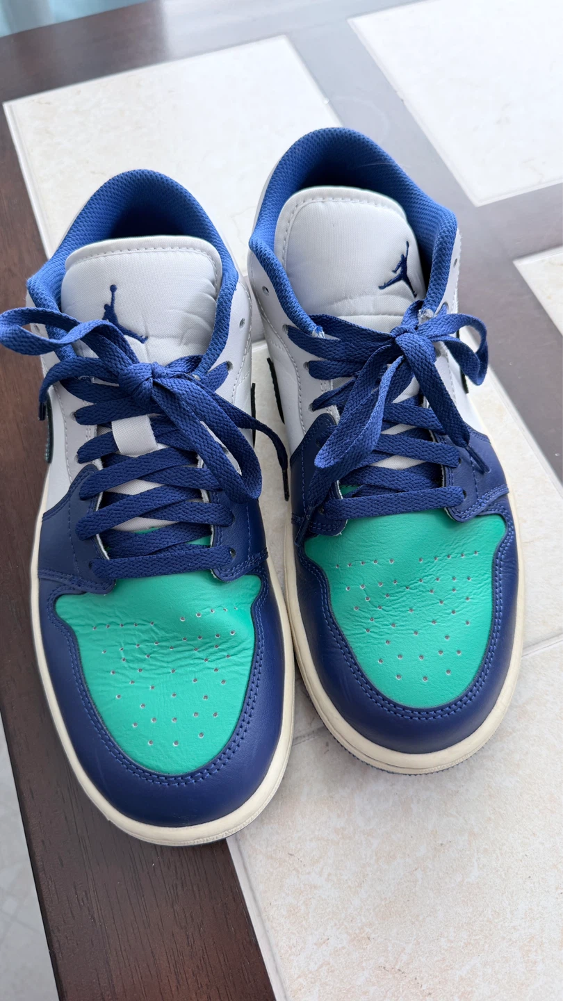 Air Jordan 1 Low SE "New Emerald" Sneakers