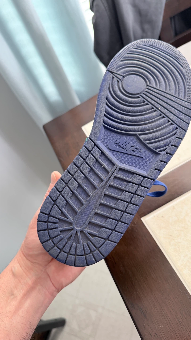 Air Jordan 1 Low SE "New Emerald" Sneakers - photo 5