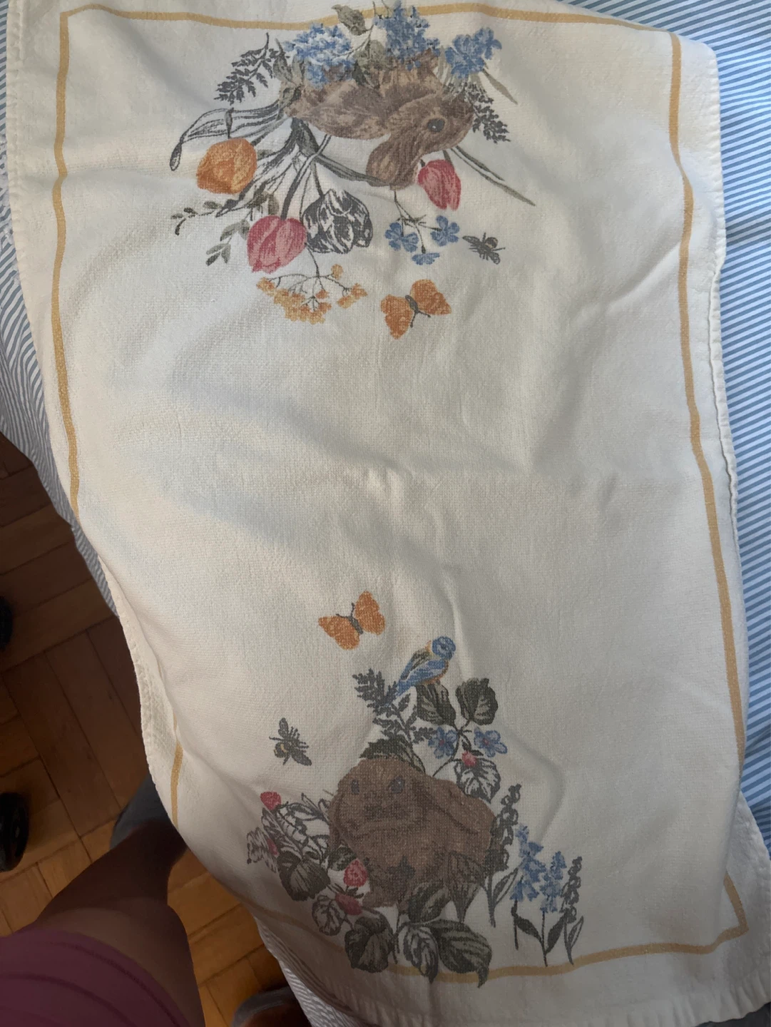 Kitchen Towel with Floral and Bunny Design⚽️