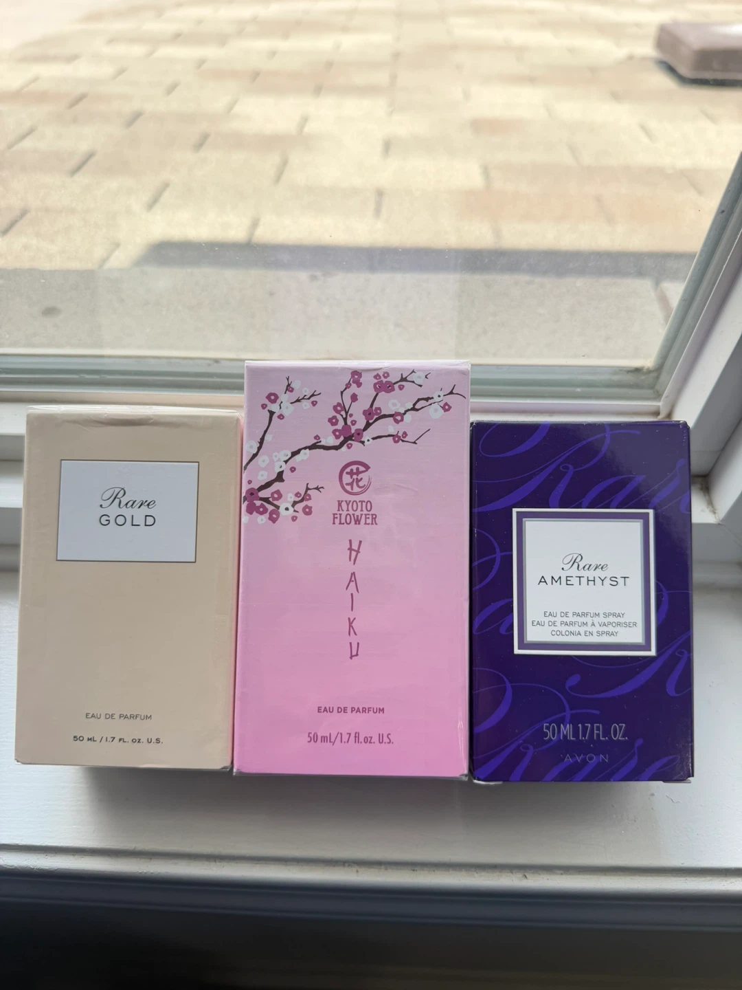 AVON Sweet Honesty Cologne Spray & Perfumed Skin Softener Set - photo 3