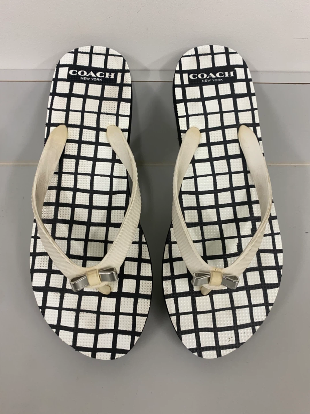 COACH Flip Flops Sandals w/ Bow Size  - 8