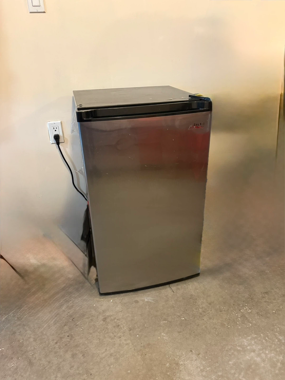 Moving out sale!!!! Arctic King Upright Freezer ARU030S1ARSS