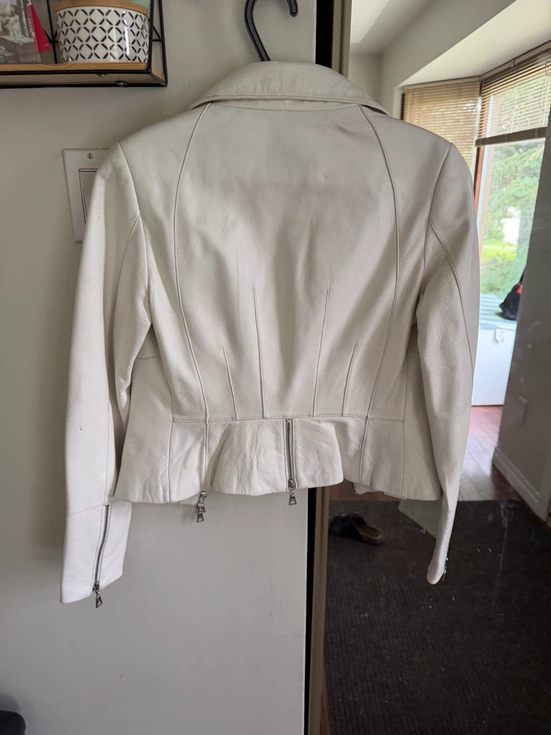 Danier White Leather Biker Jacket - photo 2