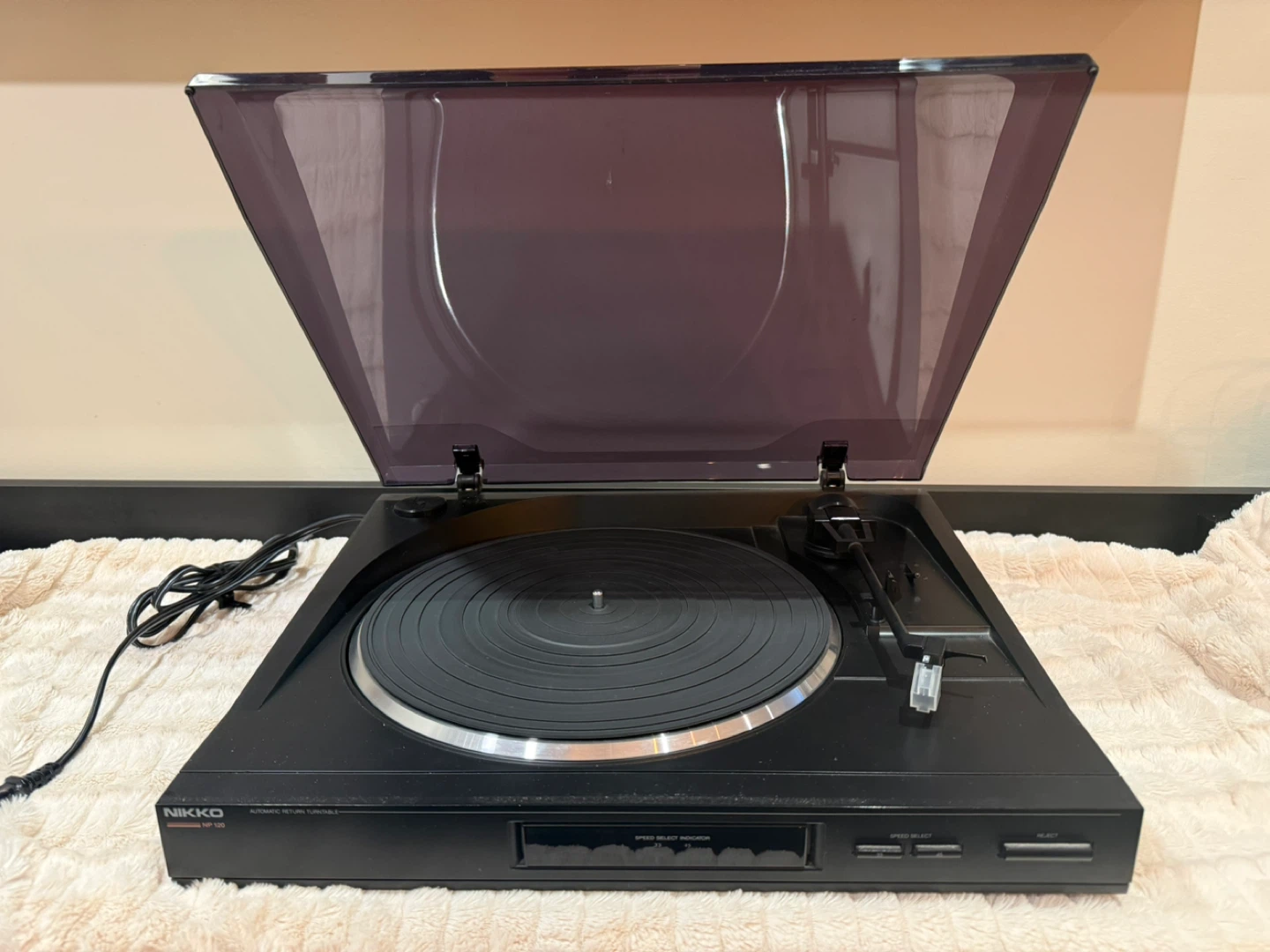 Nikko Turntable